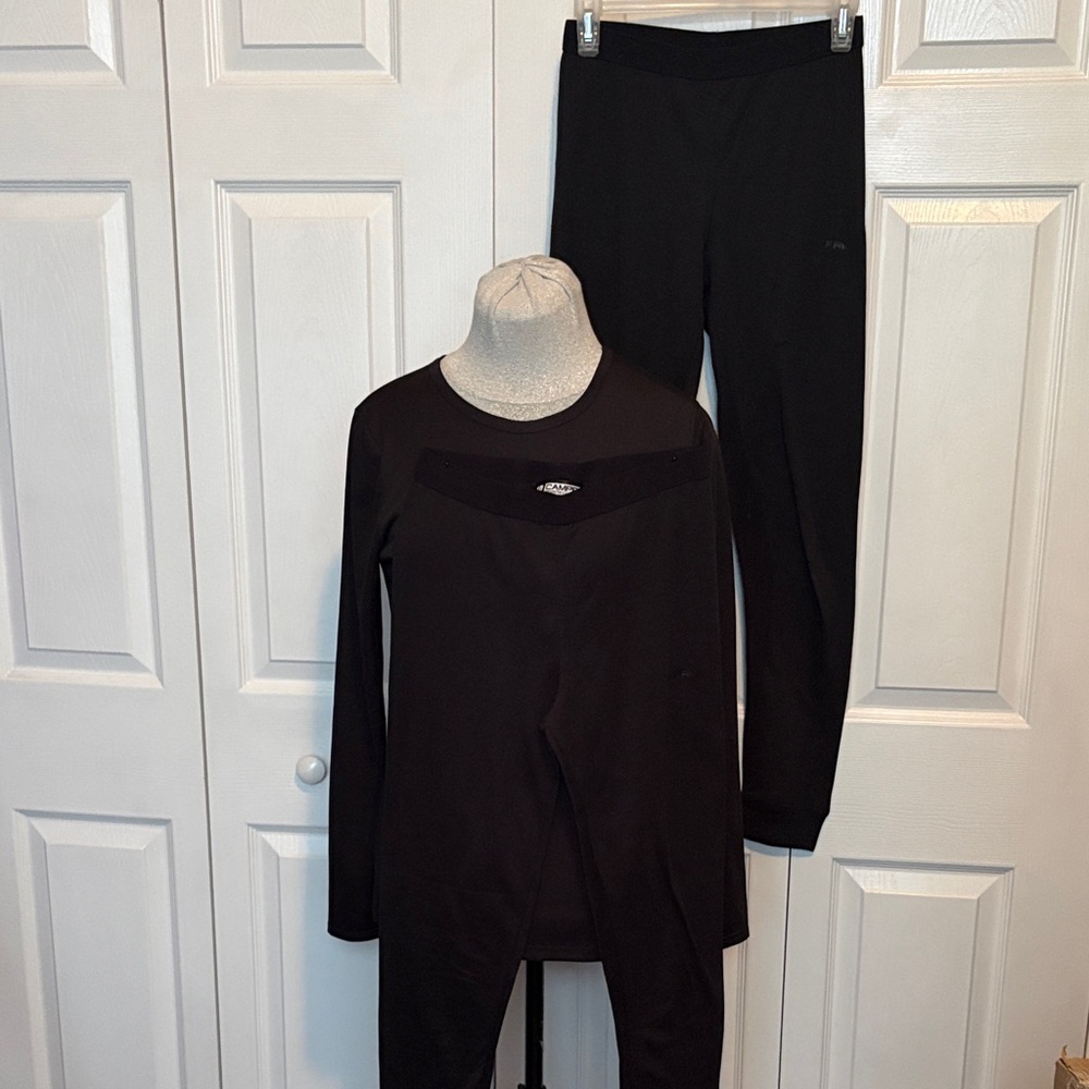 CAMPRI Black Long Sleeve Base Layer Leggings Set of 2 Plus one STAY WARM top M